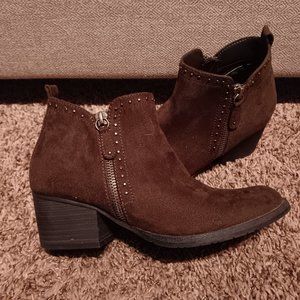 Brown ankle bootie